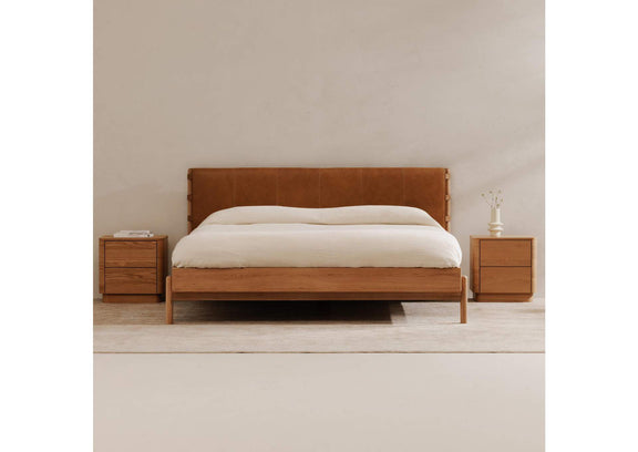 YC-1045-24-0 Colby Queen Bed Brown