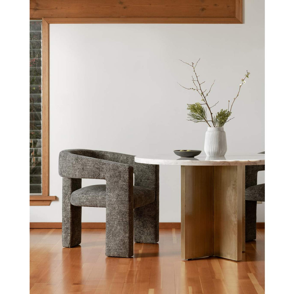 ZT-1032-02 Elo Chair Black