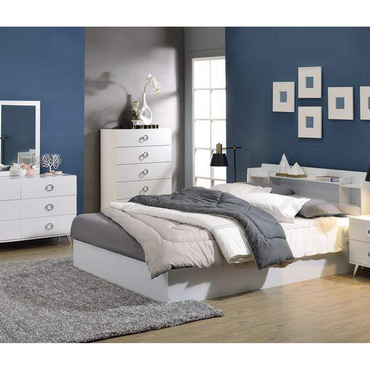 BD00548Q Perse Queen Bed with Storage