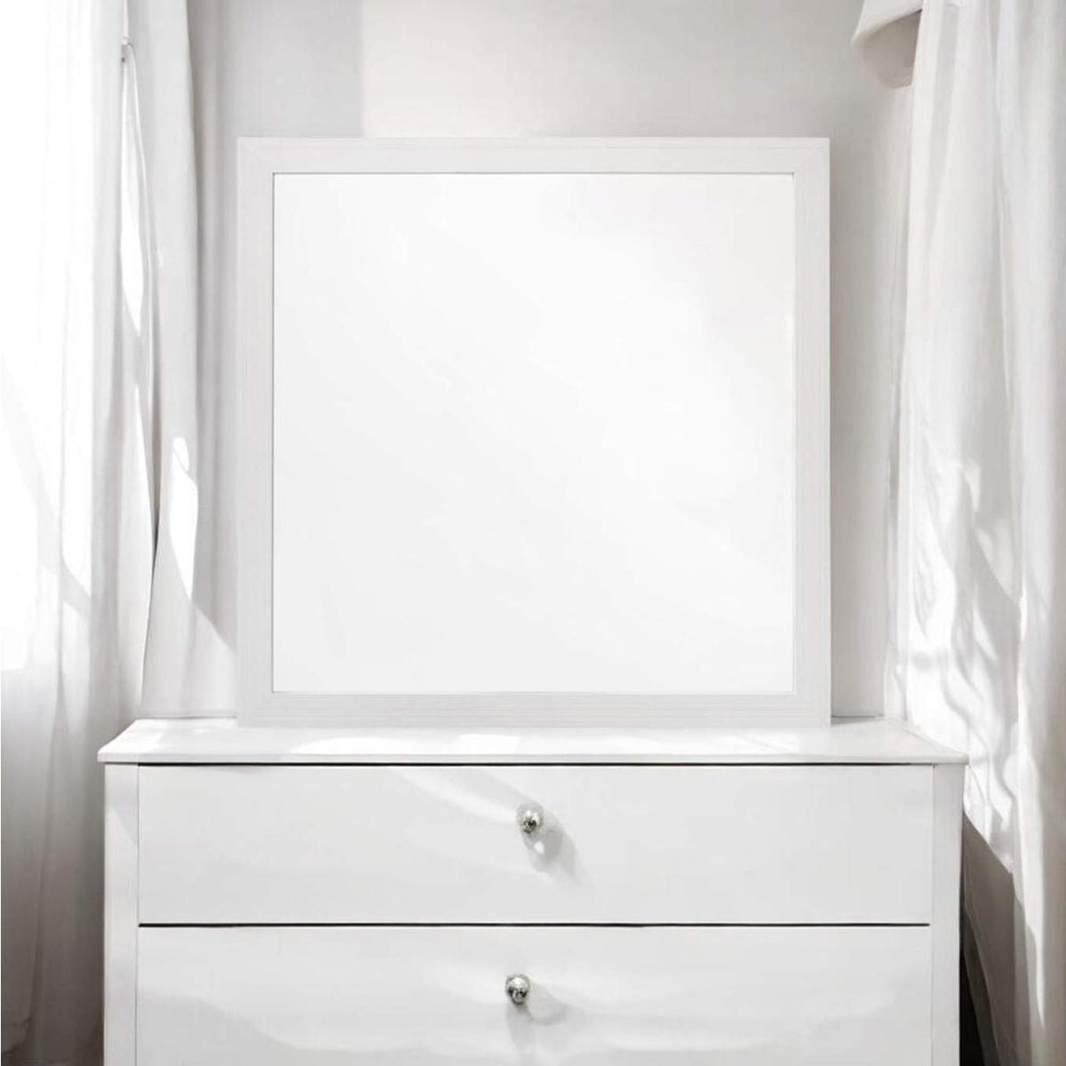 BD00646 Casilda Mirror