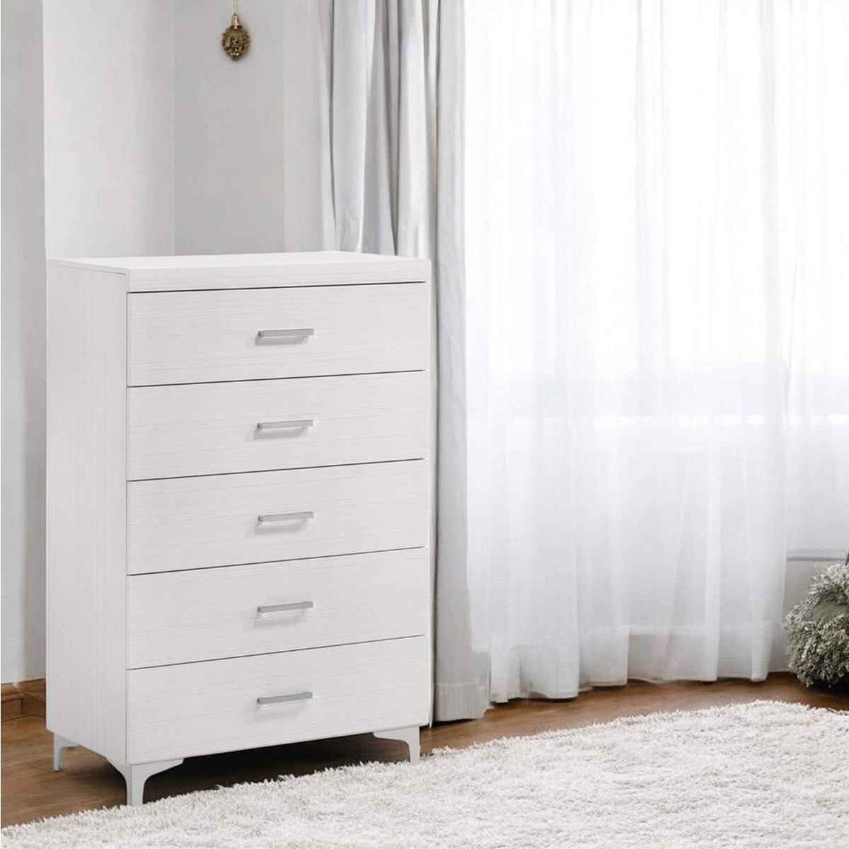 BD00648 Casilda Chest
