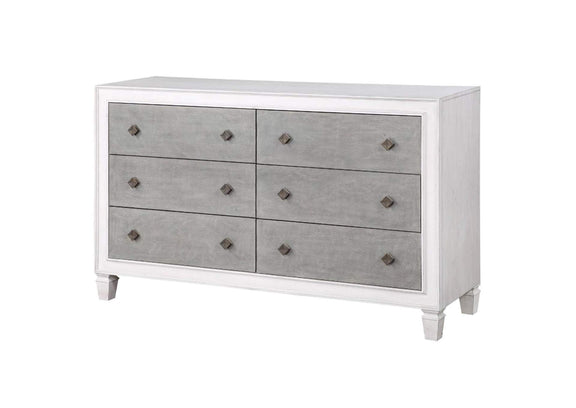 BD00663 Katia Dresser