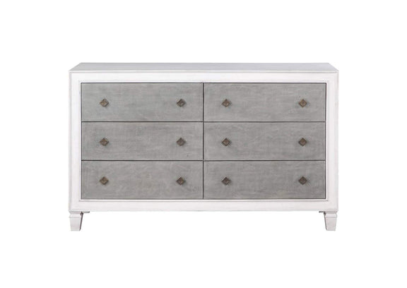 BD00663 Katia Dresser