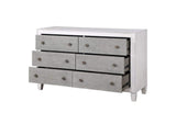 BD00663 Katia Dresser