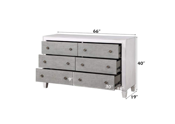 BD00663 Katia Dresser