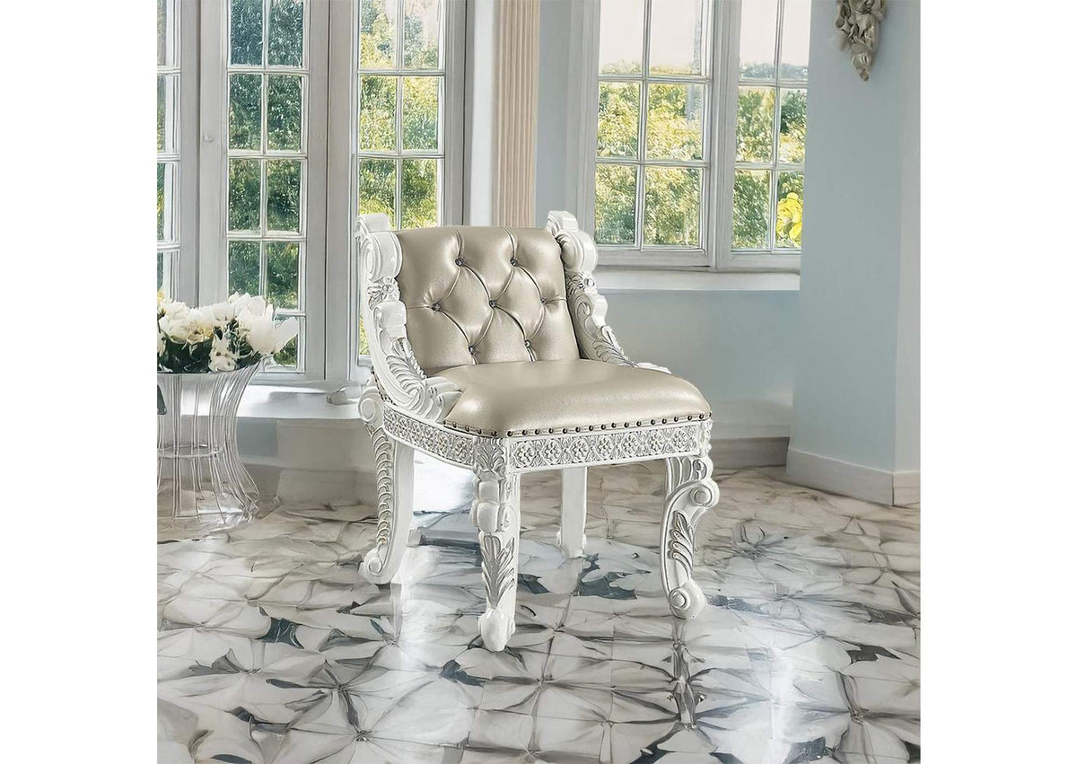 BD00675 Vanaheim Vanity Stool