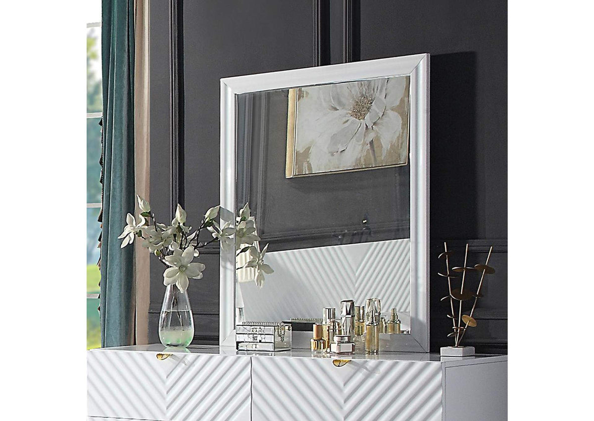BD01036 Gaines Mirror