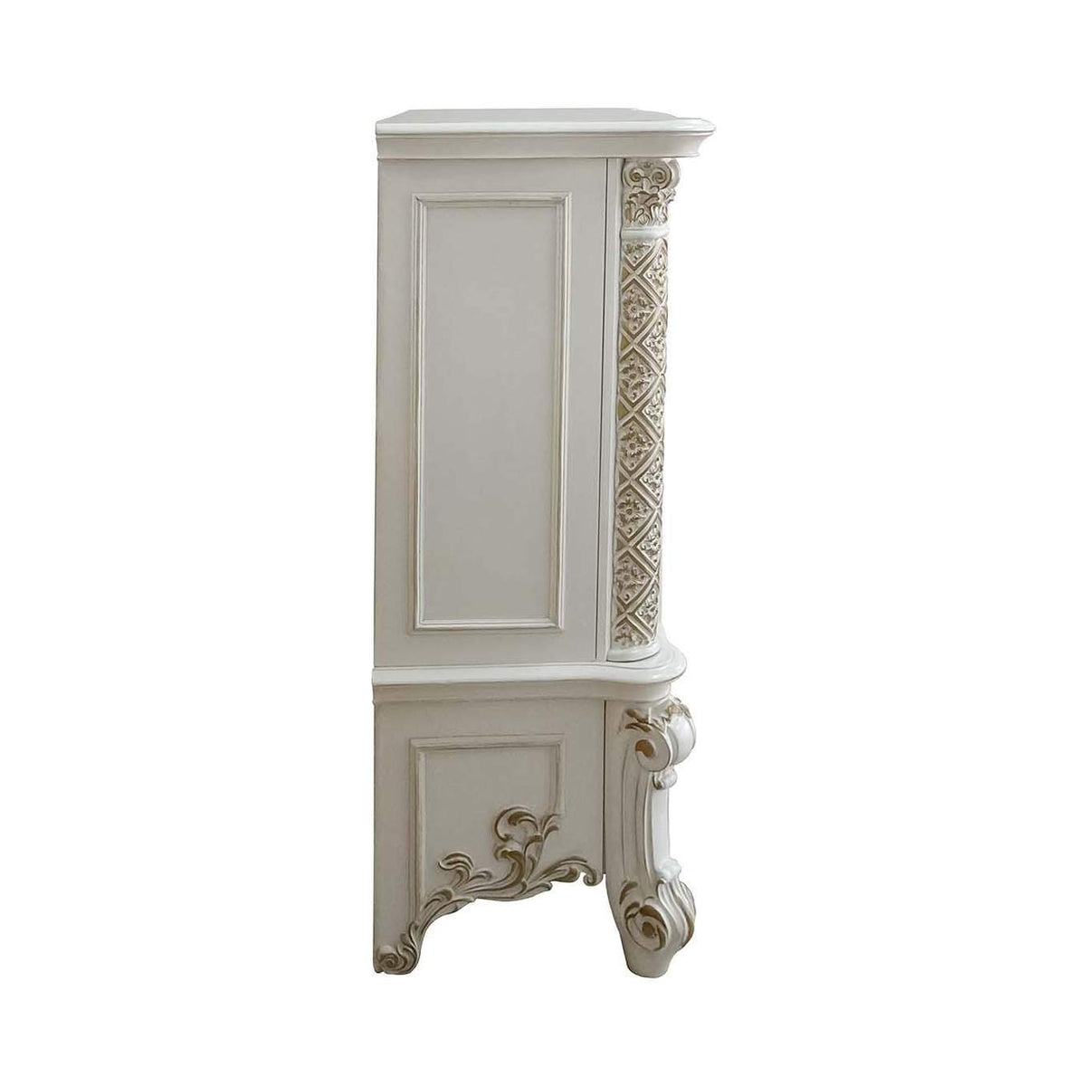 BD01343 Vendome Chest