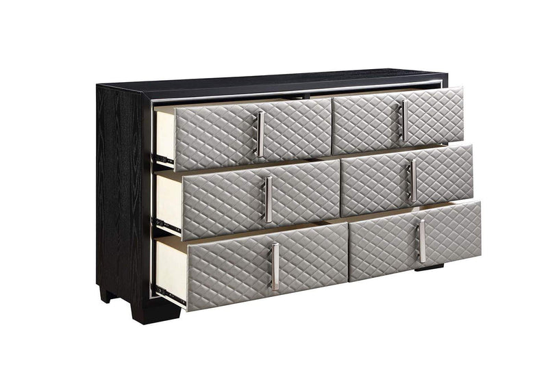BD01430 Nicola Dresser