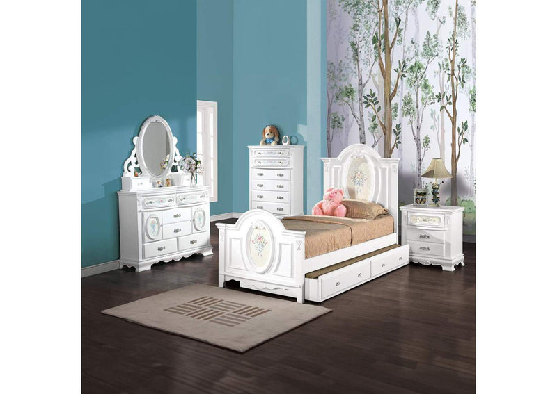 BD01642 Flora Chest