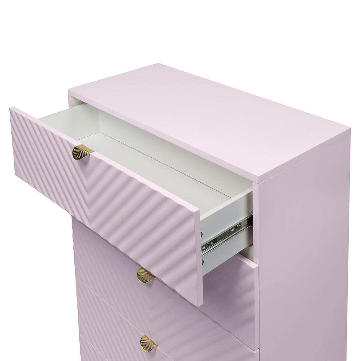 BD02666 Gaines Chest