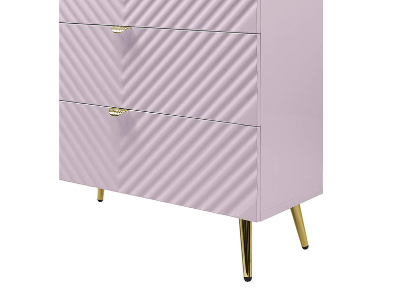 BD02666 Gaines Chest