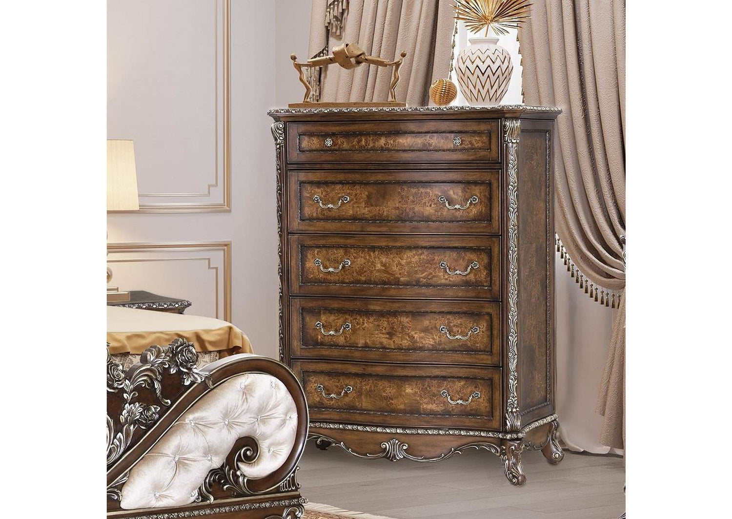 BD03066 Devany Chest