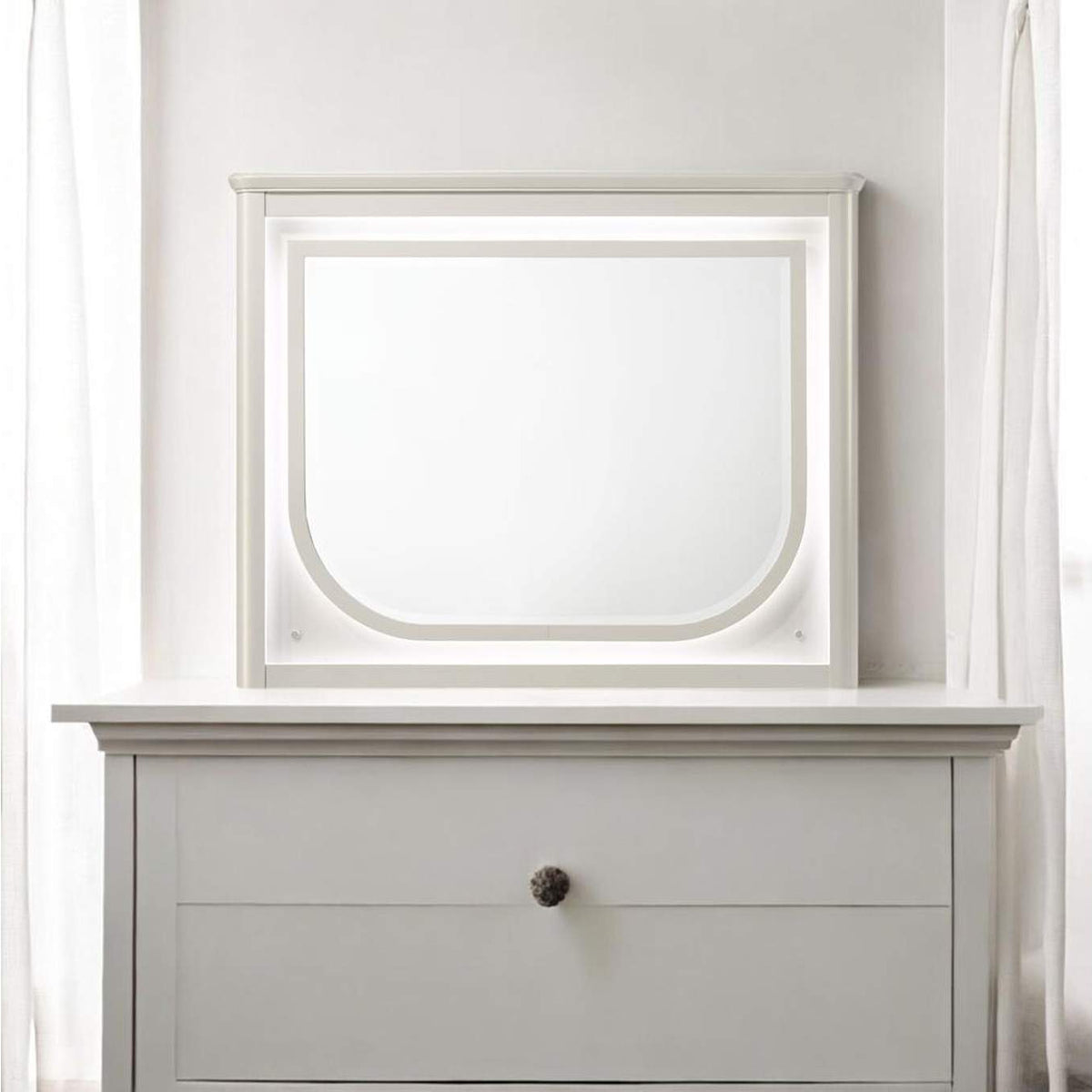 BD03794 Laveda Mirror with Led