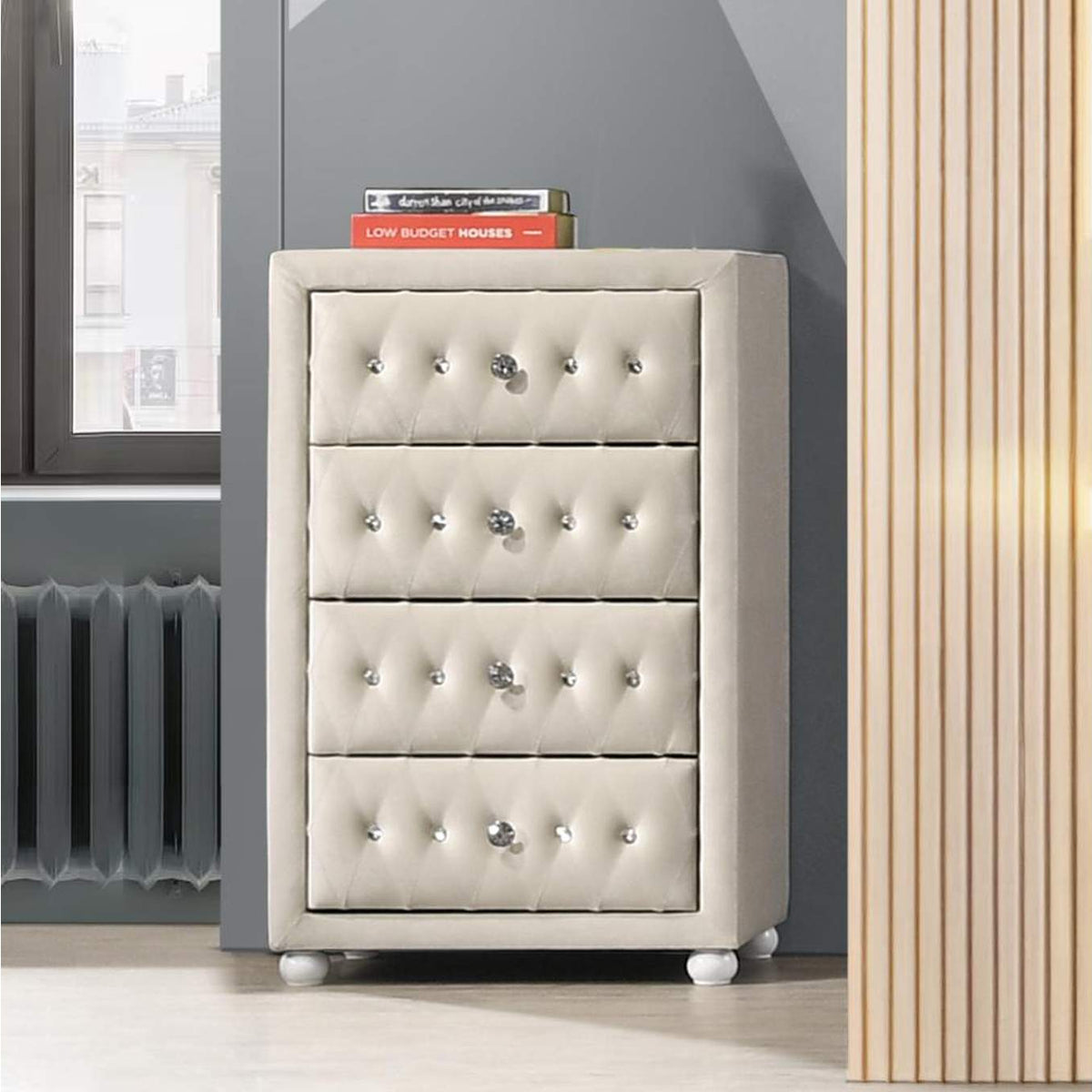 BD04506 Reggie Chest