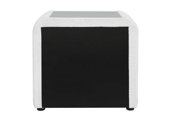 BD04753 Shelyn Nightstand