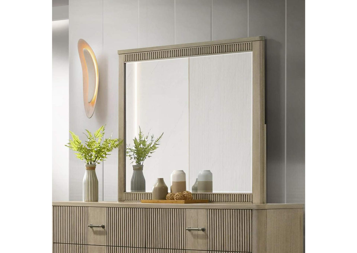 BD04874 Lakkari Mirror