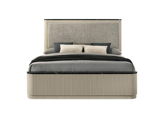 BD04881EK Travonte Eastern King Bed