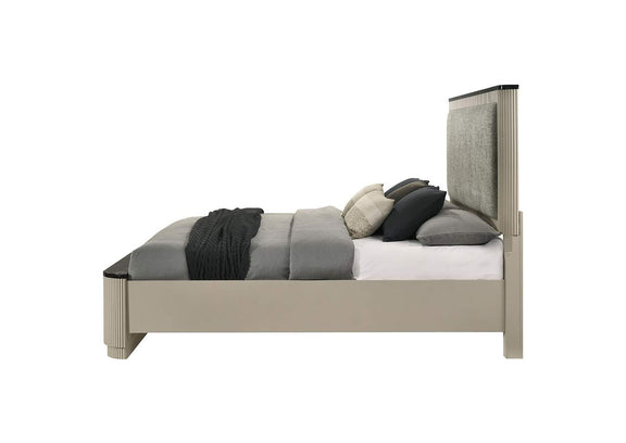 BD04882Q Travonte Queen Bed