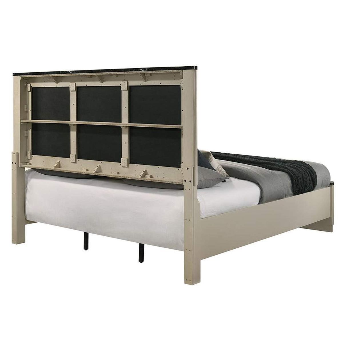 BD04882Q Travonte Queen Bed