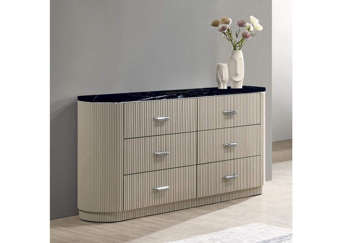 BD04885 Travonte Dresser
