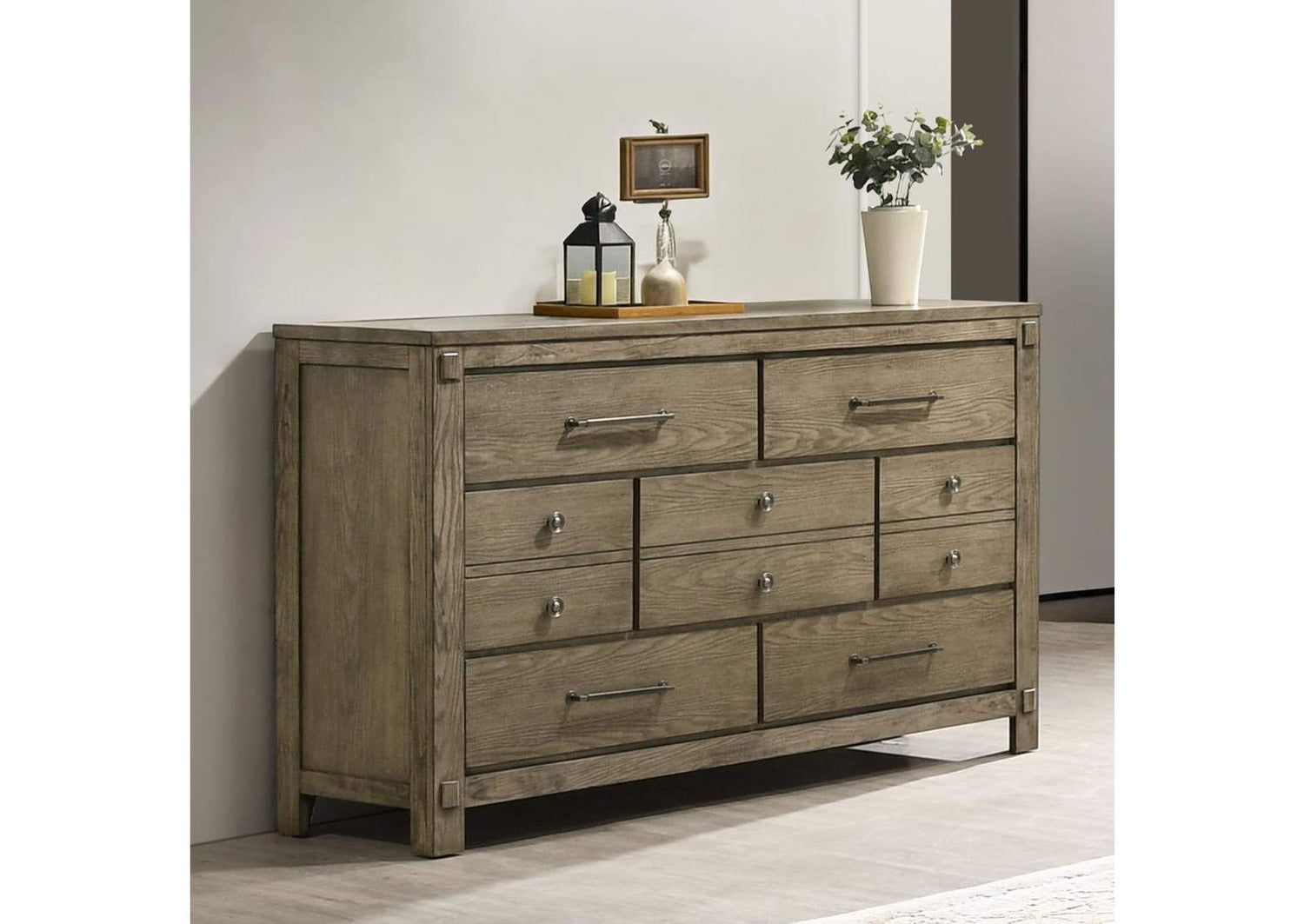BD05295 Colton Dresser