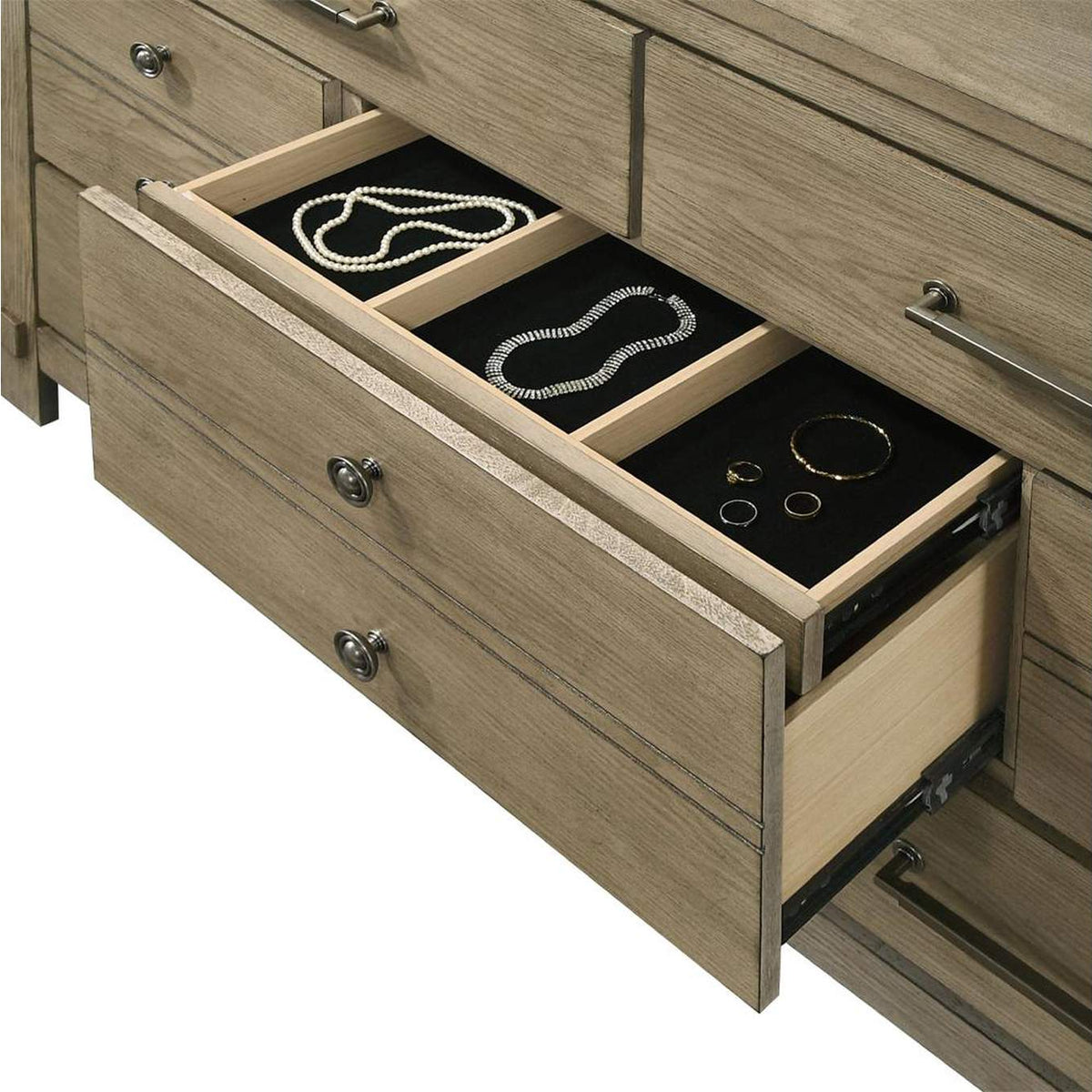 BD05295 Colton Dresser