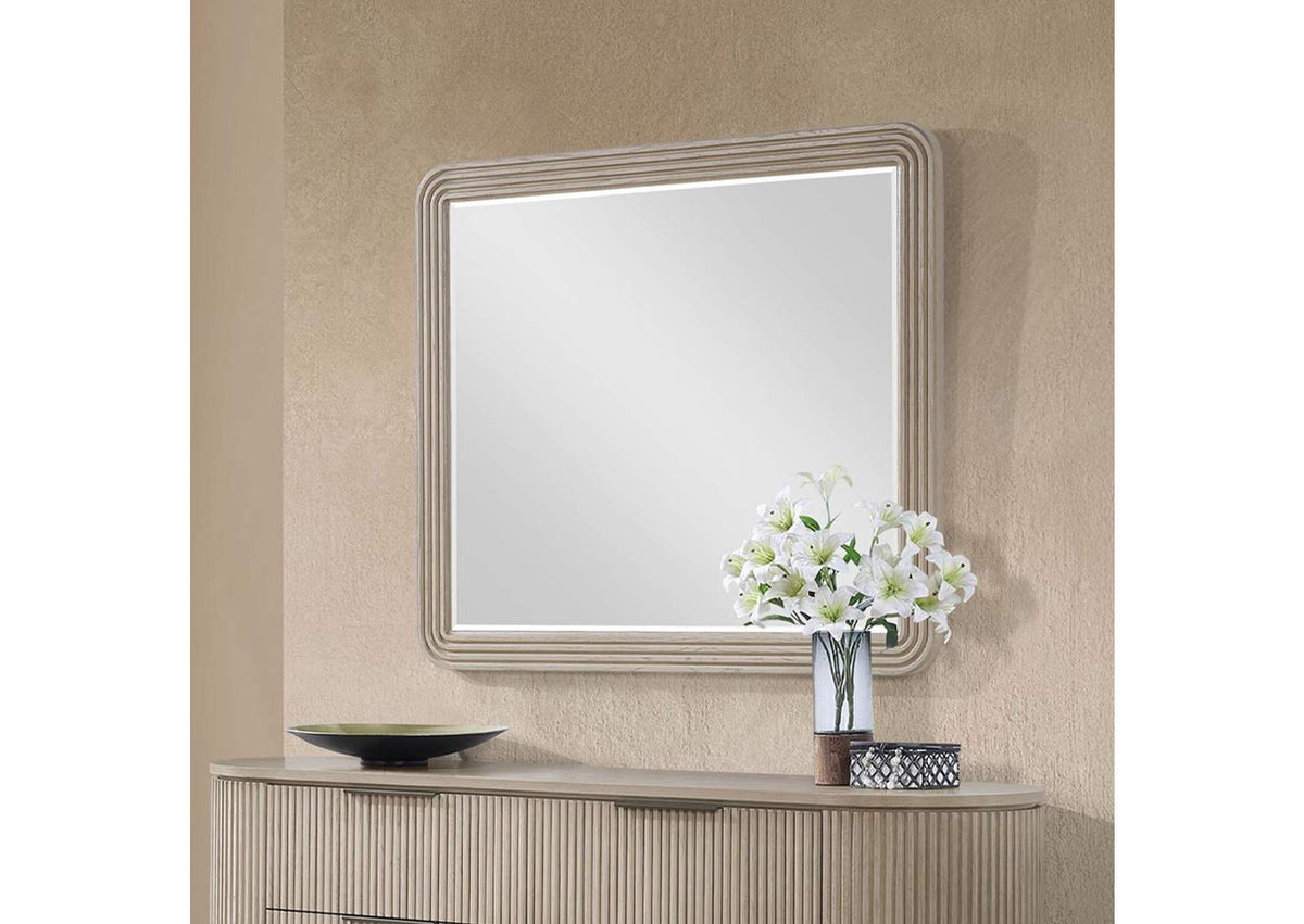 BD05434 Leanna Mirror