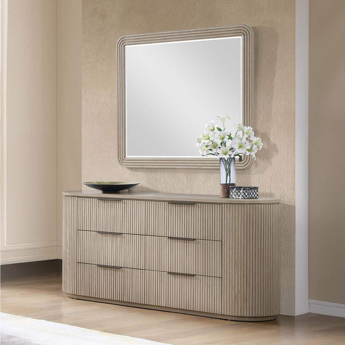 BD05434 Leanna Mirror