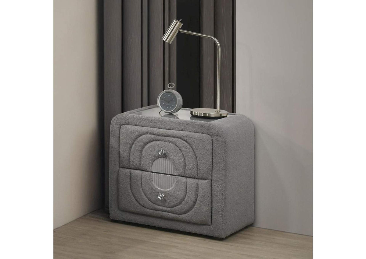 BD05653 Shelyn Nightstand