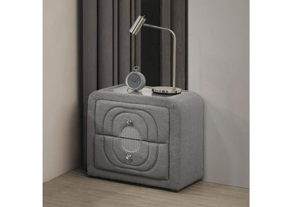 BD05653 Shelyn Nightstand