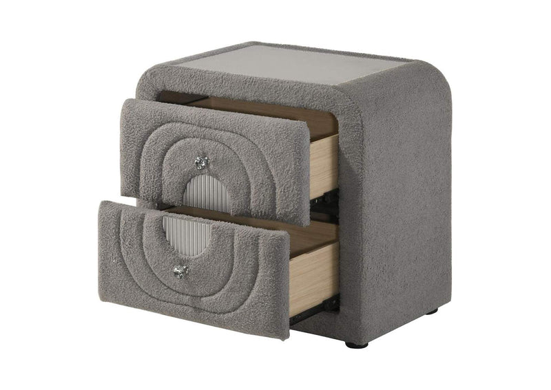 BD05653 Shelyn Nightstand