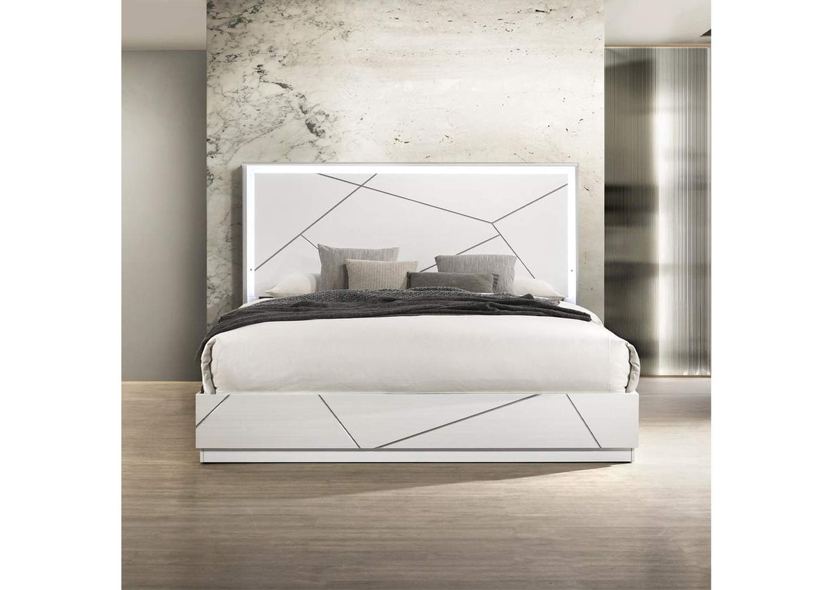 BD05882Q Esther Queen Bed with Led