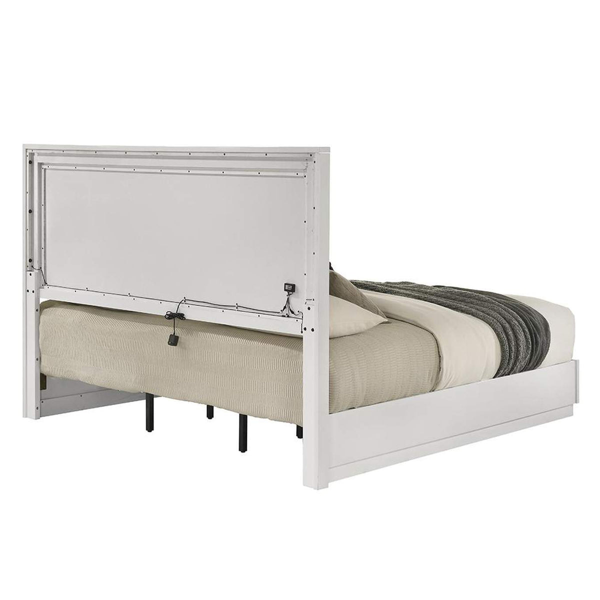 BD05882Q Esther Queen Bed with Led