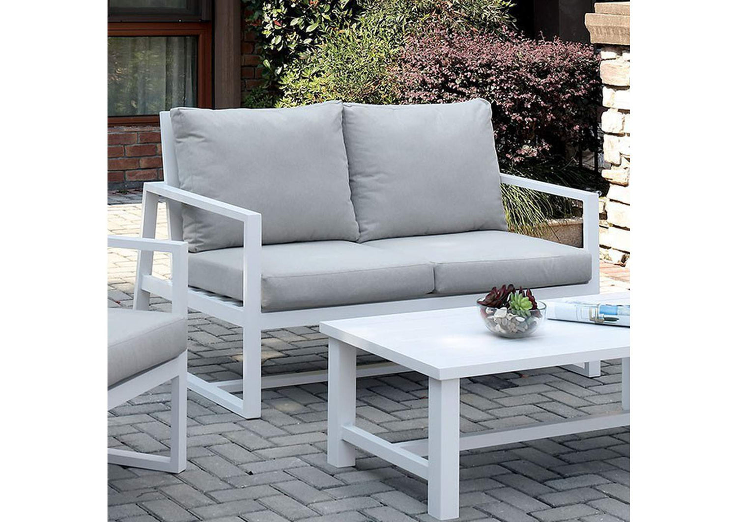 India Patio Love Seat
