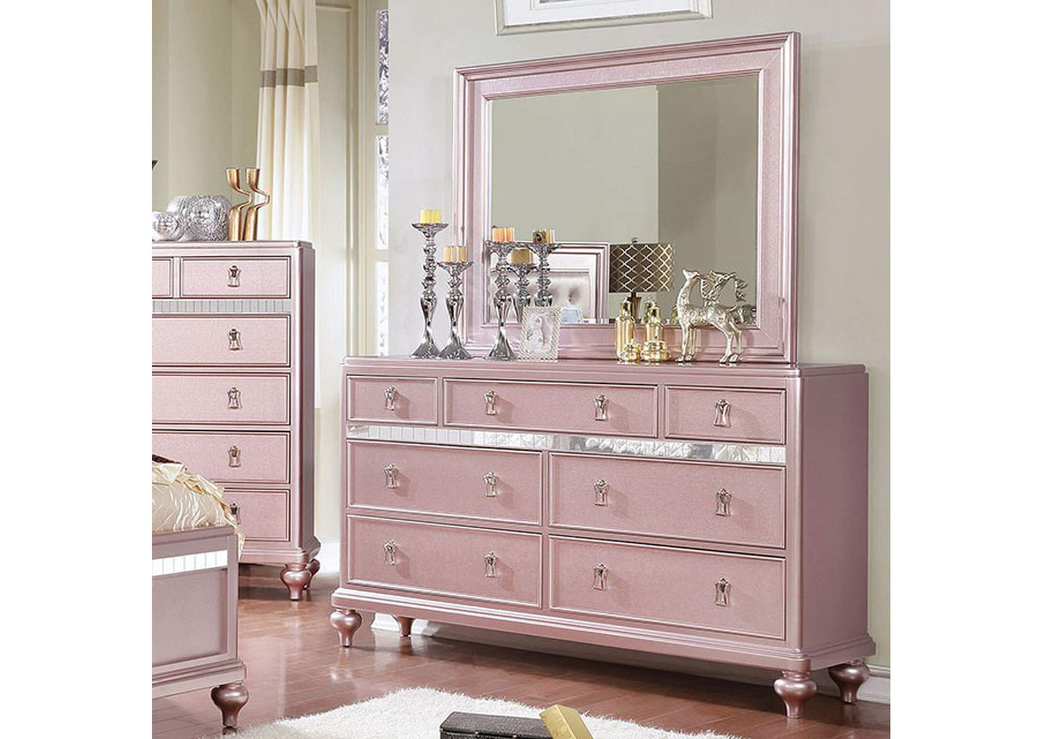 Avior Dresser
