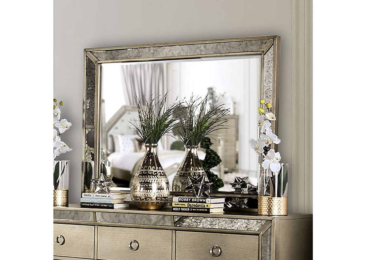 Loraine Mirror