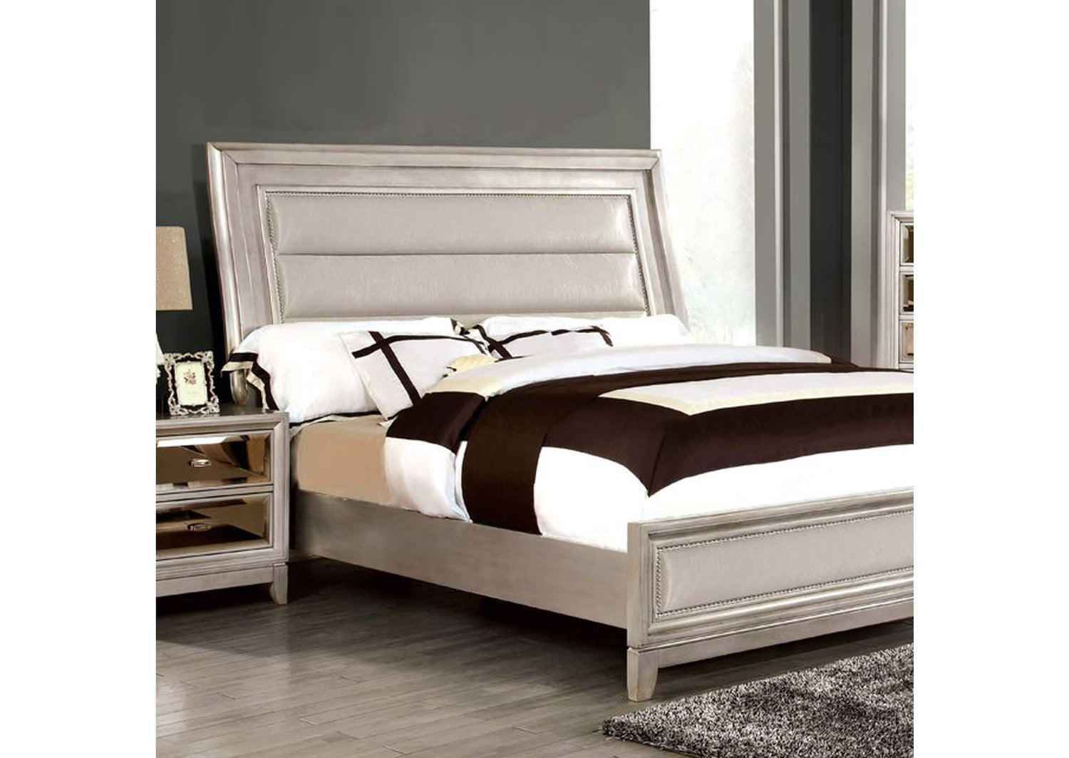 Golva E.King Bed