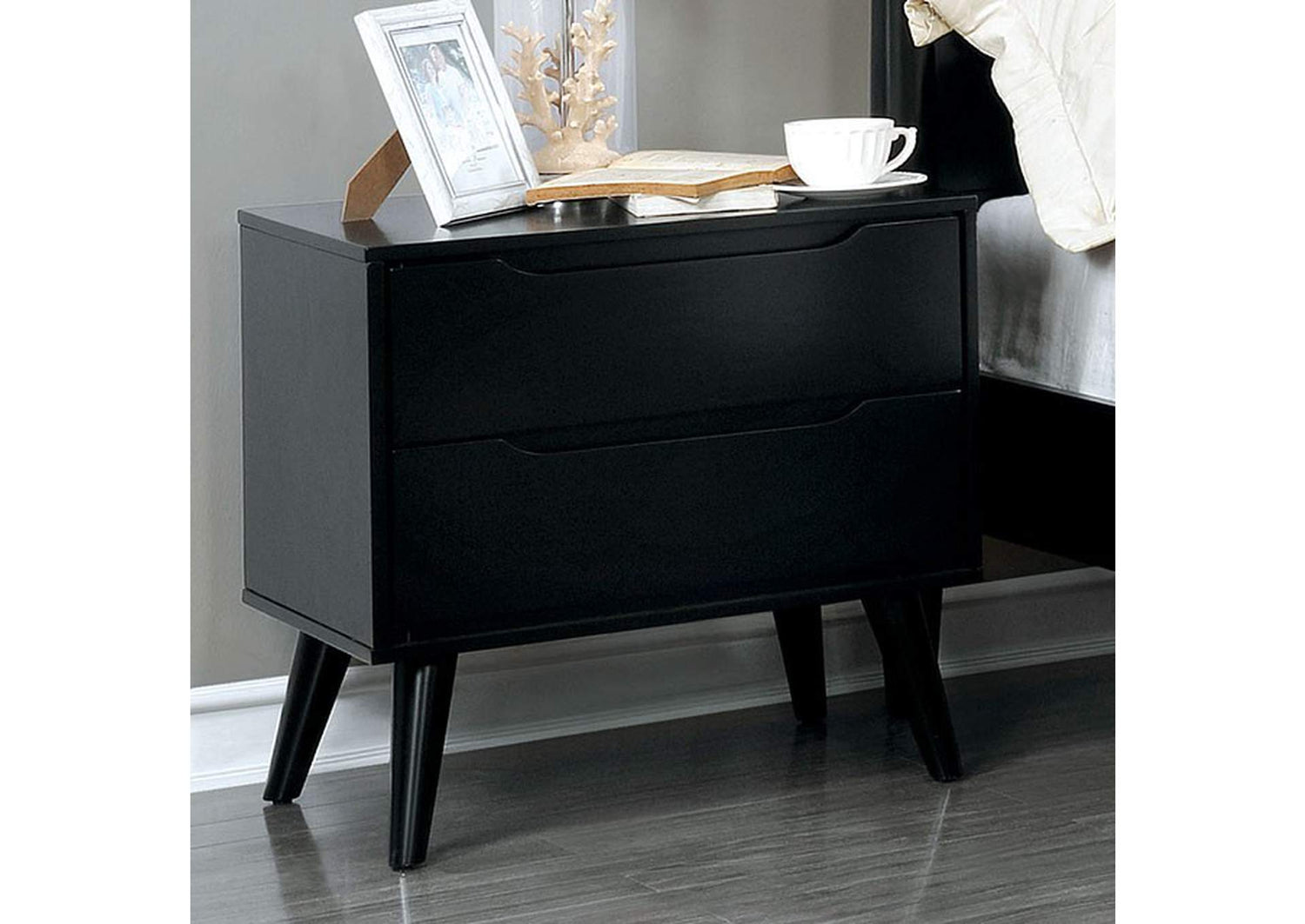 Lennart Night Stand