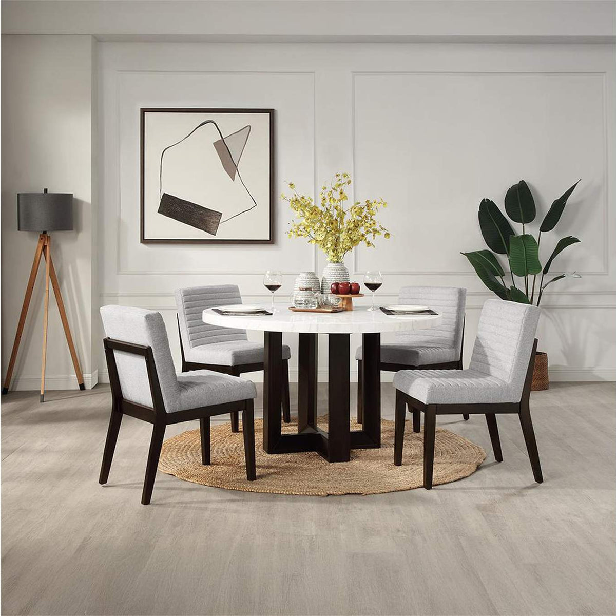 DN05205 Edwyn Round Dining Table