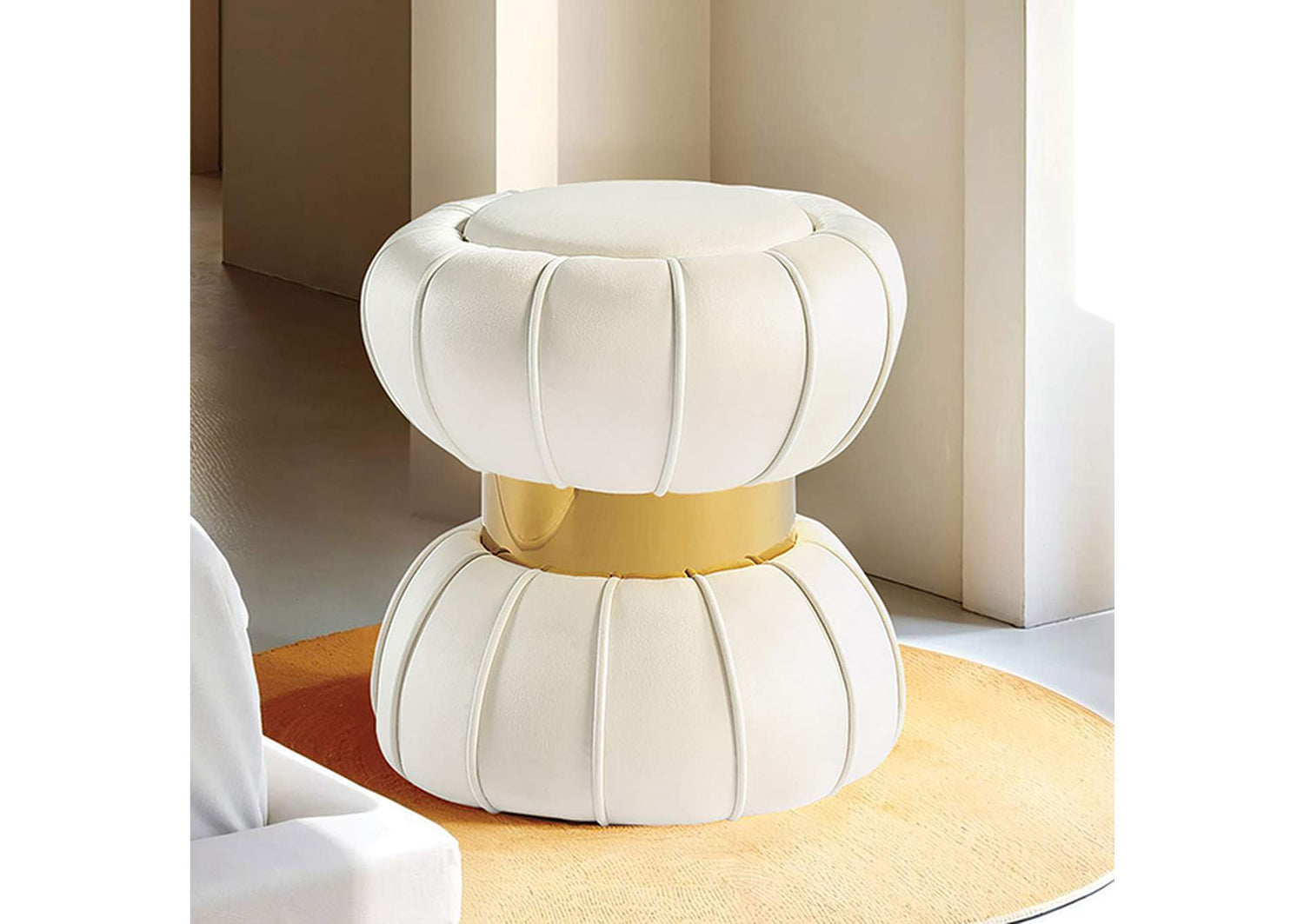 Dorothea Stool