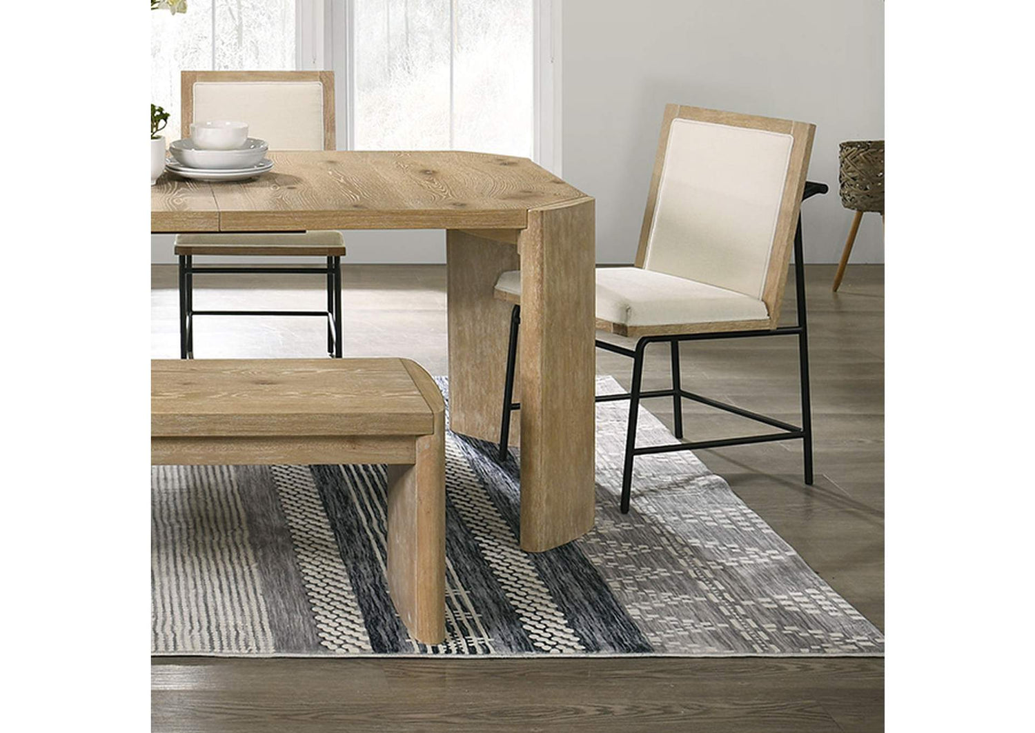 Edenbridge Dining Table