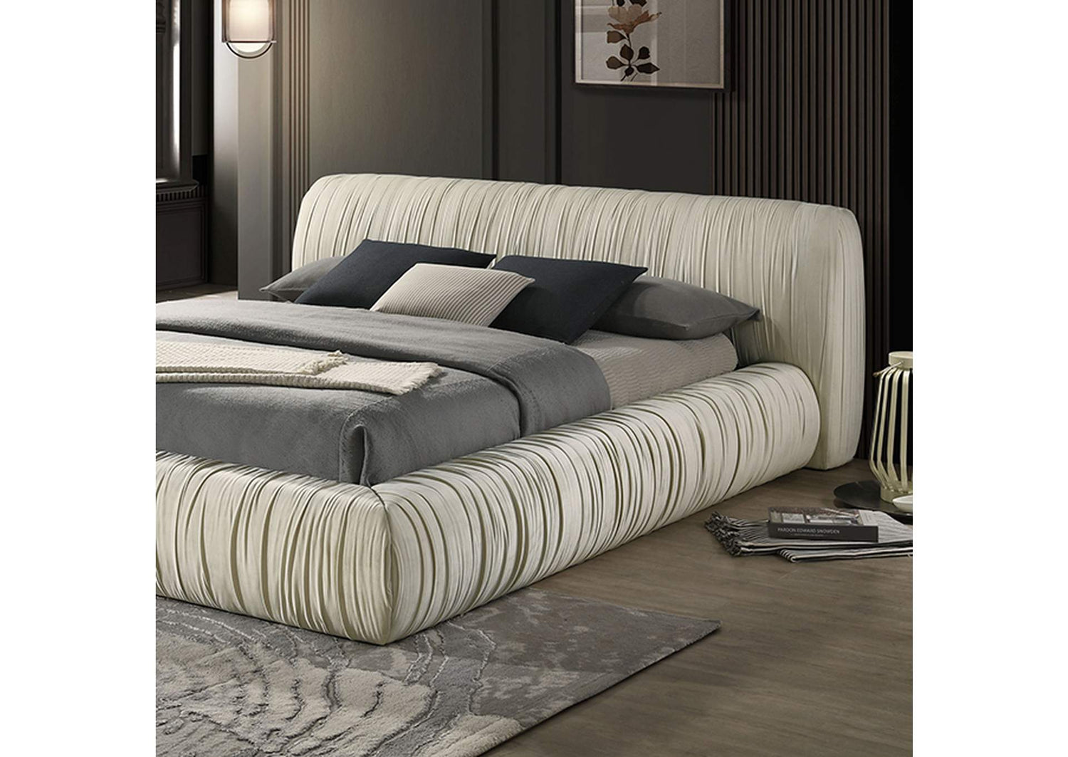 Palmdale E.King Bed