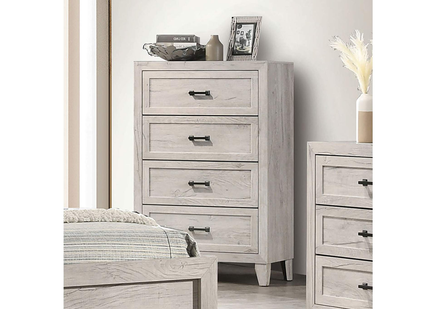 Mysen Chest
