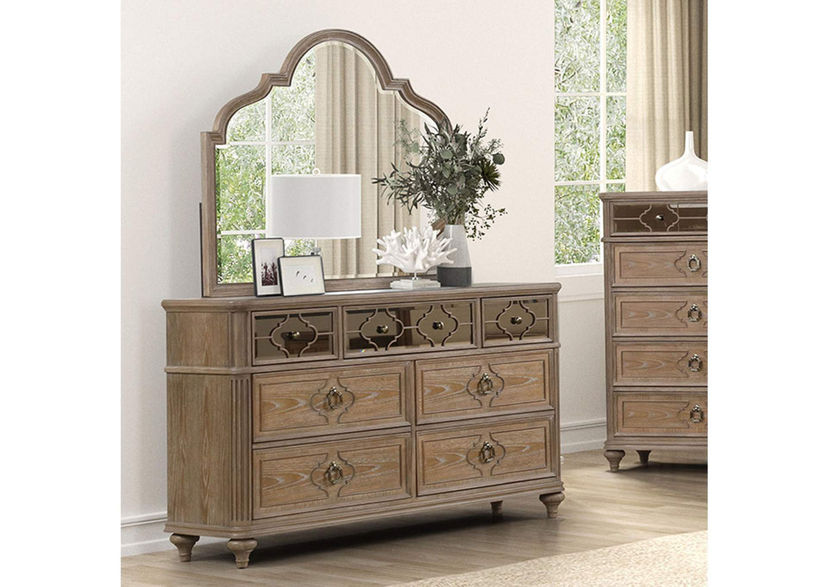 Lyris Dresser
