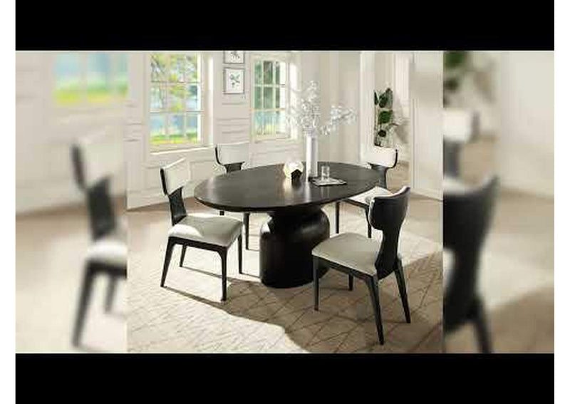 DN04055 Koen Round Dining Table