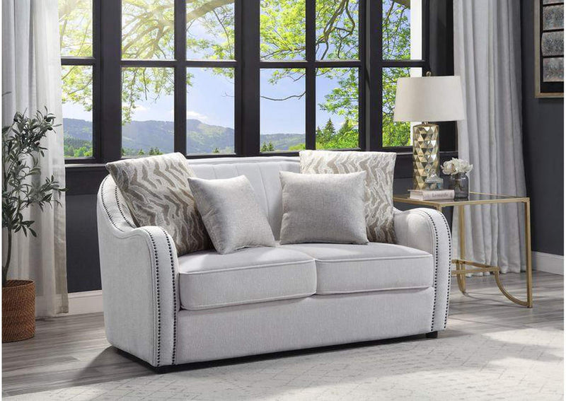 LV00579 Mahler Loveseat with 4 Pillows