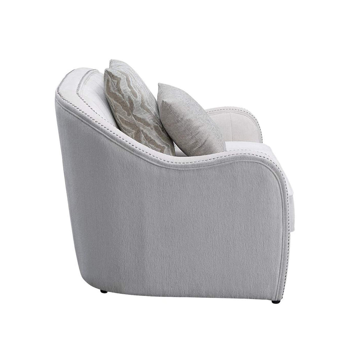 LV00580 Mahler Chair with 2 Pillows