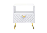 LV01140 Gaines End Table