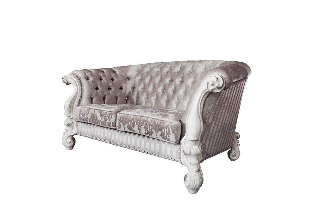 LV01395 Versailles Loveseat with 5 Pillows